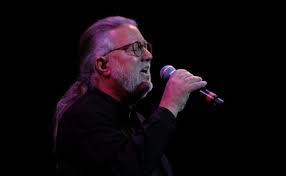 Roy y su versión de 'Boricua en la luna'