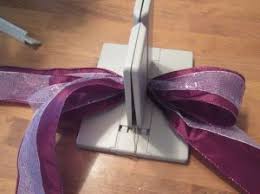 One of my favorite things to do is decorate my door for the holidays. How To Create A Gorgeous Double Ribbon Summer Wreath Bow Bow Making Tutorials How To Make Hair Bows Bowdabra Blog