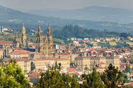 After days of walking paths and visiting towns practically devoid of holidaymakers. Santiago De Compostela Wissenswertes Vor Der Anreise Go