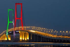 Jembatan terpanjang di dunia ini menghubungkan shanghai dengan nanjing sepanjang 164,8 kilometer. Suramadu Tak Seberapa Ini 3 Jembatan Unik Dan Terpanjang Di Atas Laut Semua Halaman Cewekbanget