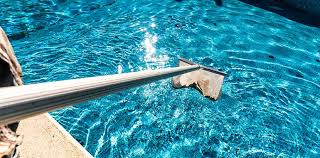 Pool Reinigen Nach Dem Winter In 10 Schritten Herold At