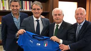Italian leather handbags, handmade limited production, unique mancini's collection. Football Roberto Mancini Is Italy S New Coach Marca In English