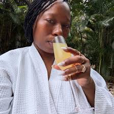 Kenwood High School's roller skating club is inspiring the next generation  of skaters to express themselves