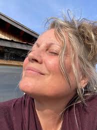 I've been following Ali Edwards' "One Little Word" movement for years. It's  a powerful way to set an intention for the year. This year is all about  focus for me. Check out