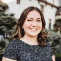 Sarah Hecker's Instagram, Twitter & Facebook