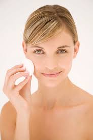 How to Control Unmanageable Eyebrows