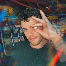 Adam Toronto's Instagram, Twitter & Facebook