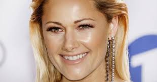 Helene geht bald auf große stadiontournee und sie freut sich schon sehr, doch sie wusste auch noch nicht, dass sich bald ihr ganzes leben ändern wird. Helene Fischer Hat Sich Aus Der Offentlichkeit Zuruckgezogen Steckt Etwa Eine Heimliche Fami In 2020 Helene Fischer Schwanger Helene Fischer Hochzeit Fischer Hochzeit