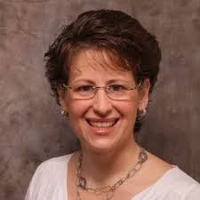 Deanna Houck's Instagram, Twitter & Facebook