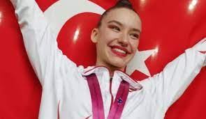 Manisa büyükşehir belediyespor adına mücadele ediyor. 2uekxepspikcvm