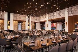 #gordonramsay #cooking it's a big sports weekend ahead and are you looking for the perfect chicken wing recipe for the big game? Gordon Ramsay Der Maximalist Im Portrait Falstaff