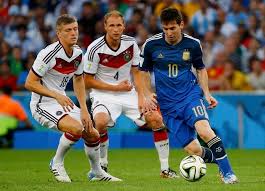 32 negara dari seluruh belahan dunia akan bersaing ketat demi sebuah gelar prestisius yakni juara dunia sepakbola. Foto Jerman Raih Gelar Juara Piala Dunia 2014 Foto 2 Dari 29