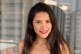 Julia Loreto's Instagram, Twitter & Facebook