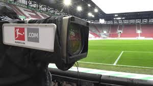 Gibt es heute fussball im tv? Fussball Heute Live Ubertragung Von Bundesliga Champions League Europa League 2 Liga 3 Liga Oder Dfb Pokal Im Tv Oder Stream