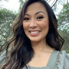 Mike Saelee's Instagram, Twitter & Facebook