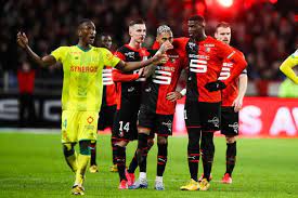 It takes an average of 1h 44m to travel from rennes to nantes by train, over a distance of around 62 miles (99 km). Diaporama Rennes Nantes La Toile S Enflamme Pour La Fin De Rencontre De Dingue Onze Mondial