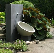 Architonic Beton Brunnen Gartenzubehor Uberprufen Wasserspiel Brunnen Gartenzubehor Wasserzapfsaule Garten Wasserhahn Garten Gartenwaschbecken