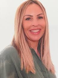 Deena Sims's Instagram, Twitter & Facebook