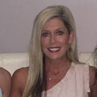 Angie Bateman's Instagram, Twitter & Facebook