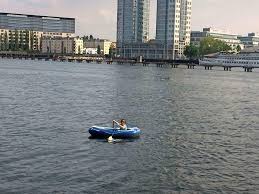 The map created by people like you! Sommer In Berlin Mit Dem Schlauchboot Zur Arbeit Paddeln