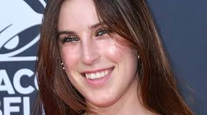 Scout Willis goes unbuttoned in tiny shorts for elevator selfie