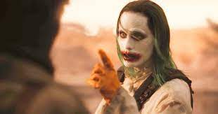 In the previous film, bruce wayne dreams that superman captures batman. Aw9oyopew1k5sm