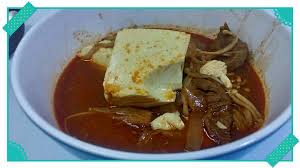 Tumis kimchi hingga layu (karena kimchi nya udah asin, aq jd gk tambahin apa lagi). Resepi Korea Sundubu Jjigae Stew Tauhu Lembut Korea