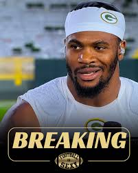 💚💛💚💛 when you coach is also a fan wow and I can't blame him . Just  smile like wow look at Micah