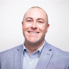 Be the aloha you wish to be in the world! 🌎It's an extraordinary  experience to organize events for our seniors and witness the joy they  derive from great food and exceptional service.