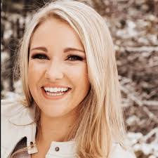 Janelle Baxter's Instagram, Twitter & Facebook