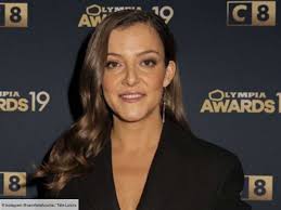 She proves to herself that she was wrong with these thoughts, but also proves to all these artists from all backgrounds, that by dint of perseverance and work, visceral dreams you can succeed. Camille Lellouche Se Decouvre Sur Instagram Et Montre Son Corps Ca Ne Deplait Pas A Ses Fans