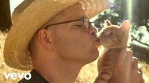 Julie Calcott's Instagram, Twitter & Facebook