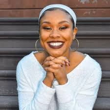 Hillary Reeves's Instagram, Twitter & Facebook