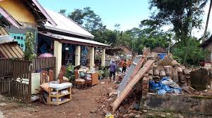 Gempa susulan pagi ini, warga malang sempat berhamburan. Bnpb Berikan Stimulan Rehab Rumah Rusak Dampak Gempa Malang