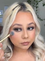 Achieve the Perfect Halo Smoky Eye Look