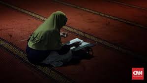 Nah, bagi kalian yang ingin bergabung di grup whatsapp kajian islam, grup wa islami 2019, grup wa islami terbaru, tautan grup whatsapp kajian islam, tautan grup wa islami, grup wa islam indonesia, grup wa muslimah hijrah, grup wa muslimah 2019, deskripsi grup wa islami, dan sebagainya. Curhat Hijrah Para Ukhti Di Indonesia Tanpa Pacaran