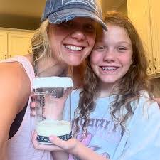 Vivian Laboy's Instagram, Twitter & Facebook