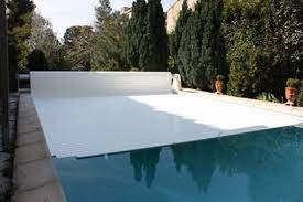 l hivernage de la piscine avec un volet guide piscine fr couverture de piscine piscine piscine magiline