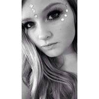 Rosie Eckert's Instagram, Twitter & Facebook