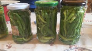 Ardeii piscatori se vor pune în borcan, dar atentie sa nu se puna pâna ce dau afara din borcan, deoarece trebuie sa se toarne în borcan compozitia de mai sus pâna se va umple borcanul. Cum Se Pune Ardeiul Iute La Borcan Youtube