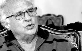 Négy és fél éves volt, amikor színész édesapját elvitték a nyilasok, ekkor már a budapesti klauzál. Elhunyt Sas Jozsef Legyen Konnyu Neki A Fold Varosi Kurir