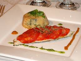 Le Filet De Daurade Est Recouvert De Fines Tranches De Chorizo Doux Et Cuit Au Four Pour Le Legume Un Petit Flan Reh Filet De Daurade Daurade Daurade Au Four