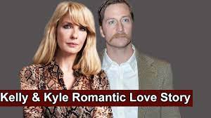 Jessica kelly siobhán reilly is an english actress. Yellowstone Star Kelly Reilly Keeps Life With Husband Kyle Baugher Children Private Youtube