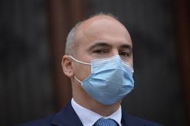 In una dintre ele, realizatorul tv rares bogdan a sustinut ca premierul ponta este un infractor dovedit. Comentariu Sorin Avram ImagineazÄƒ Å£i Rares Bogdan CÄƒ Te Ai Intors La Realitatea