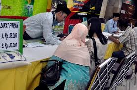 Direktur utama badan amil zakat nasional (baznas), mohamad arifin purwakananta, menjelaskan besaran pembayaran zakat fitrah di indonesia setiap . Besaran Zakat Fitrah Dan Kapan Waktu Yang Tepat Untuk Membayarnya Okezone Megapolitan