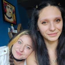 Karen Rispoli's Instagram, Twitter & Facebook