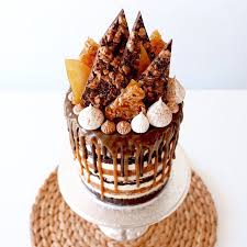 Whipped Cake Co On Instagram This One Is A Mouthful Chocolate And Caramel Snickers Mud Cakes Layered Between Peanut Butter And Mud Cake Cake No Bake Cake