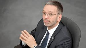 Hier erhalten sie ausführliche und aktuelle nachrichten, videos und bilder zum politiker. Reaktion Kickl Sagt Der Ovp Den Kampf An Non At