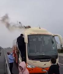 Το κτελ αιτωλοακαρνανίας, στα πλαίσια της αναβάθμισης των υπηρεσιών που προσφέρει στους πελάτες του, δίνει την δυνατότητα πλέον, on line έκδοσης εισιτηρίων. Tromos Gia Epibates Lewforeioy Toy Ktel 8essalonikhs Epiase Fwtia En Kinhsei Binteo Siatista Siatista Info Com