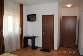Vila nicolas din eforie nord, judetul constanta este amplasata in centrul statiunii eforie nord, la o distanta de 500 m de plaja, la 12 km de orasul vila nicolas va pune la dispozitie 20 de locuri de cazare repartizate in 10 camere duble, dispuse pe doua etaje. Vila Nicola Hotel Mamaia From 38 Lastminute Com